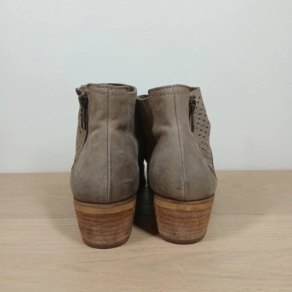 Hinge Ankle Boots Womens 7.5 Taupe Leather Perforated Zip Western Boho